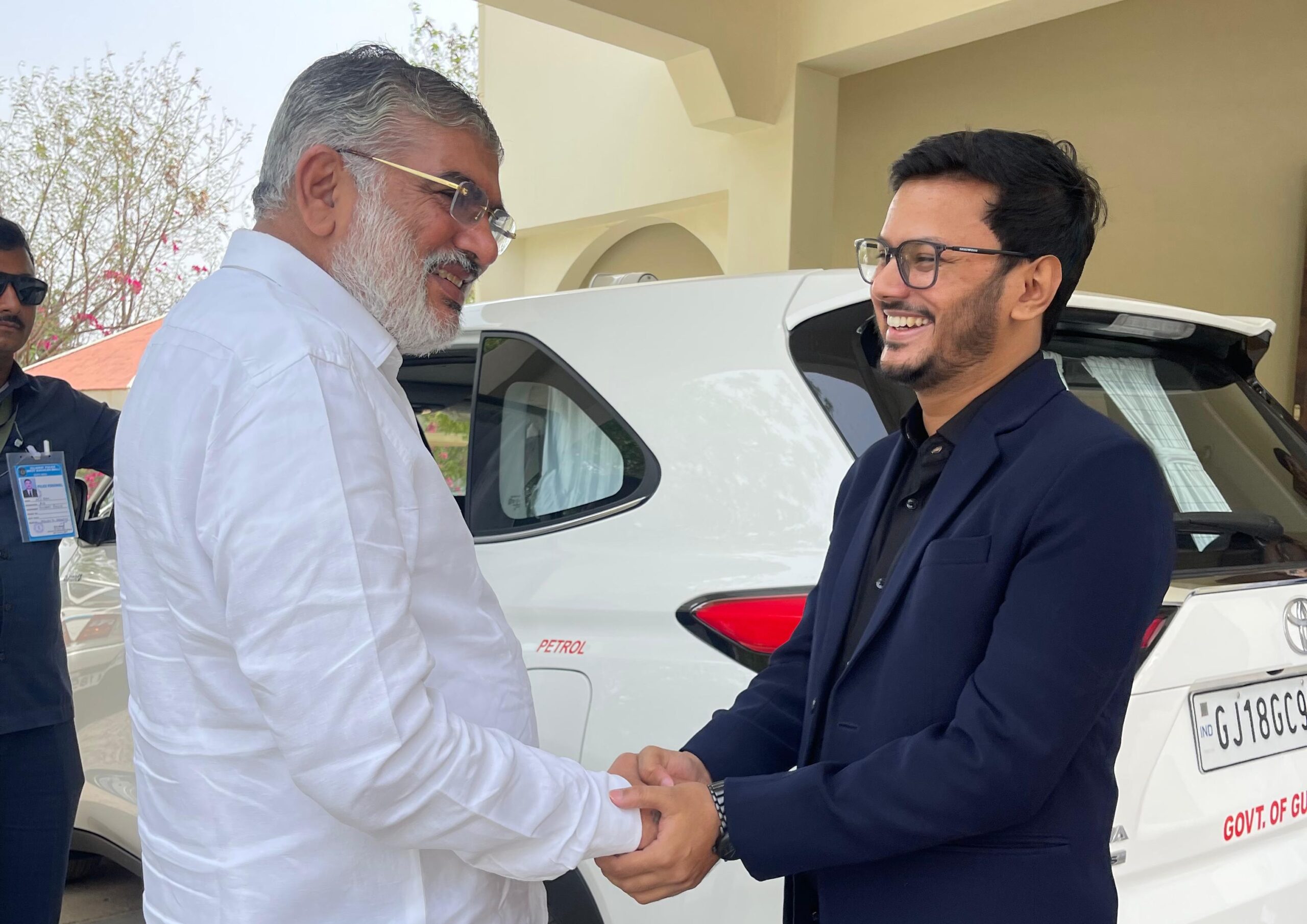 Gujarat Tourism Minister Mulubhai Bera Meets DPIFF CEO Abhishek Mishra to Discuss Cultural Tourism Growth